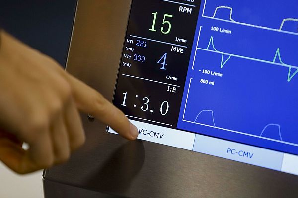 Telediario 1 - Los respiradores, los pulmones de cientos de enfermos de la Covid-19