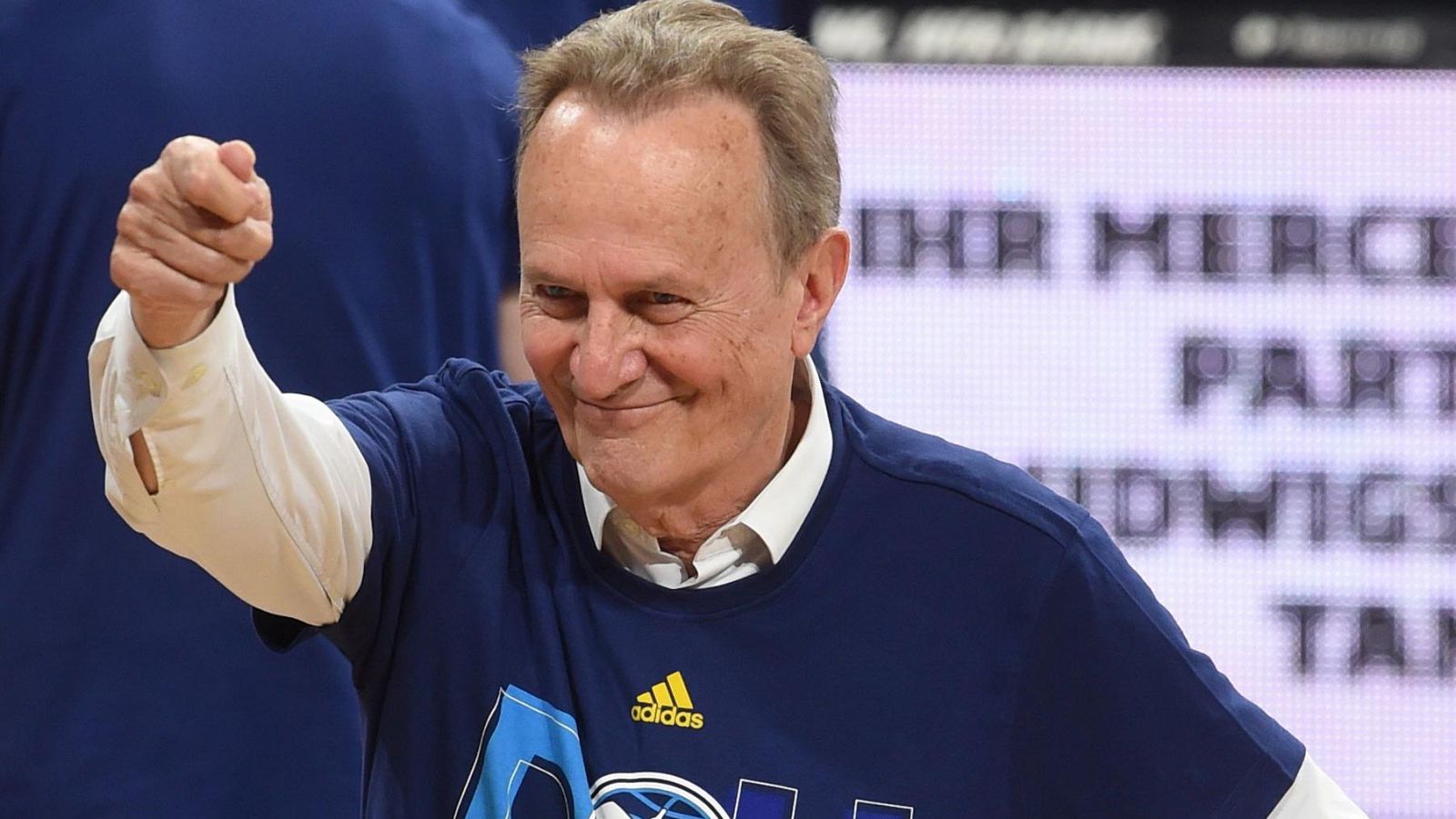 García Reneses amplía su palmarés con la liga alemana | Ver