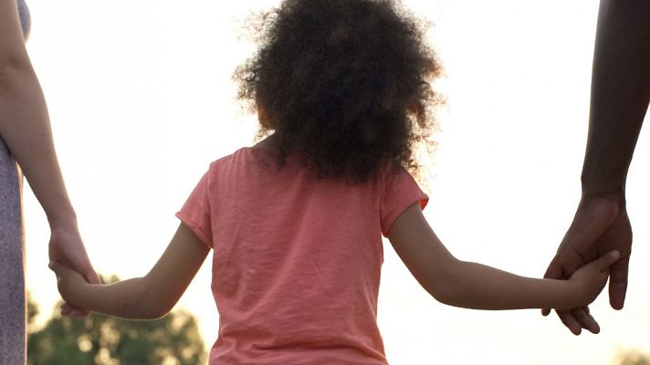 Telediario 1 - El coronavirus obliga a suspender los campamentos de saharauis este verano