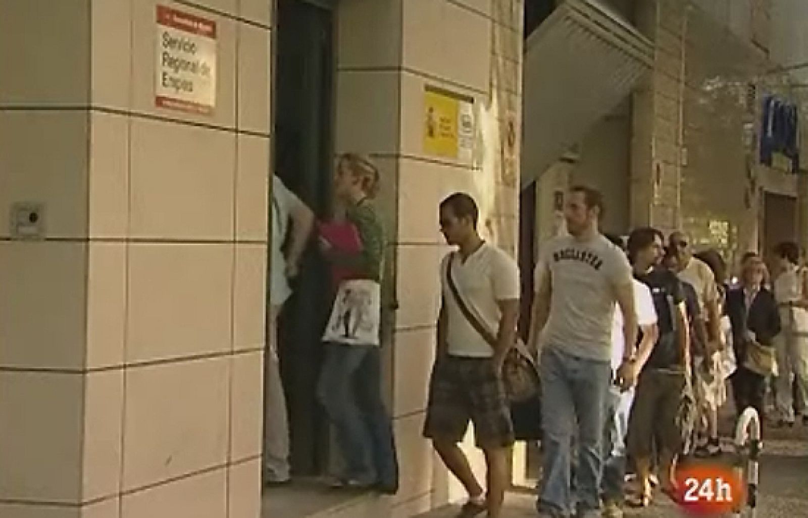 Desciende el número de parados | Ver