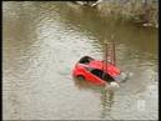 Un vehículo se precipita al río Duero en Zamora