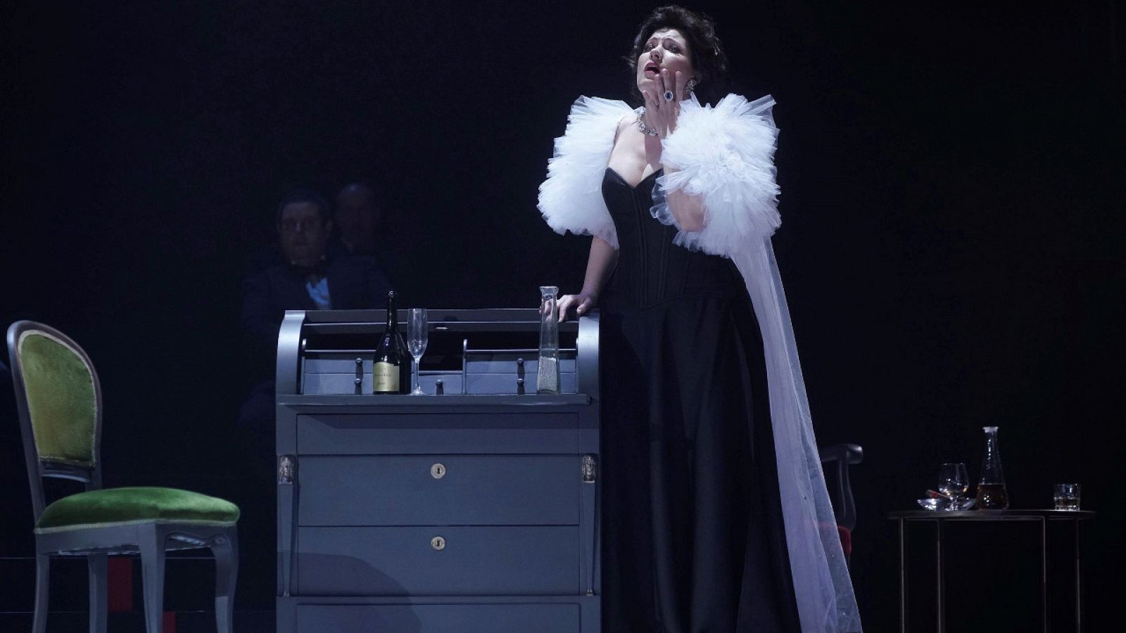 El Teatro Real alza el telón con 'La Traviata'