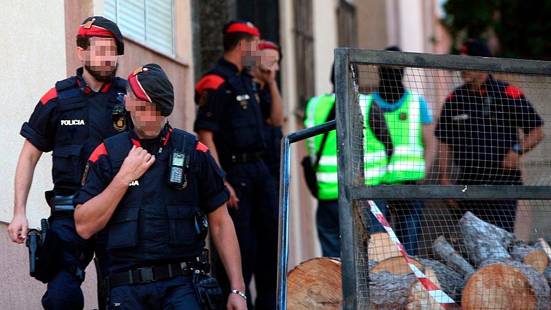 Operación de los mossos, con 500 agentes desplegados, contra un violento clan familiar en Barcelona