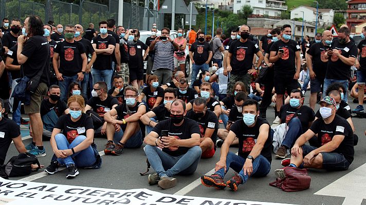 Informativo 24h - Los trabajadores de Nissan Barcelona vuelven a manifestarse en Santander contra el cierre de la factoría