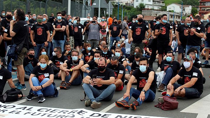 Los trabajadores de Nissan Barcelona vuelven a manifestarse en Santander contra el cierre de la factoría