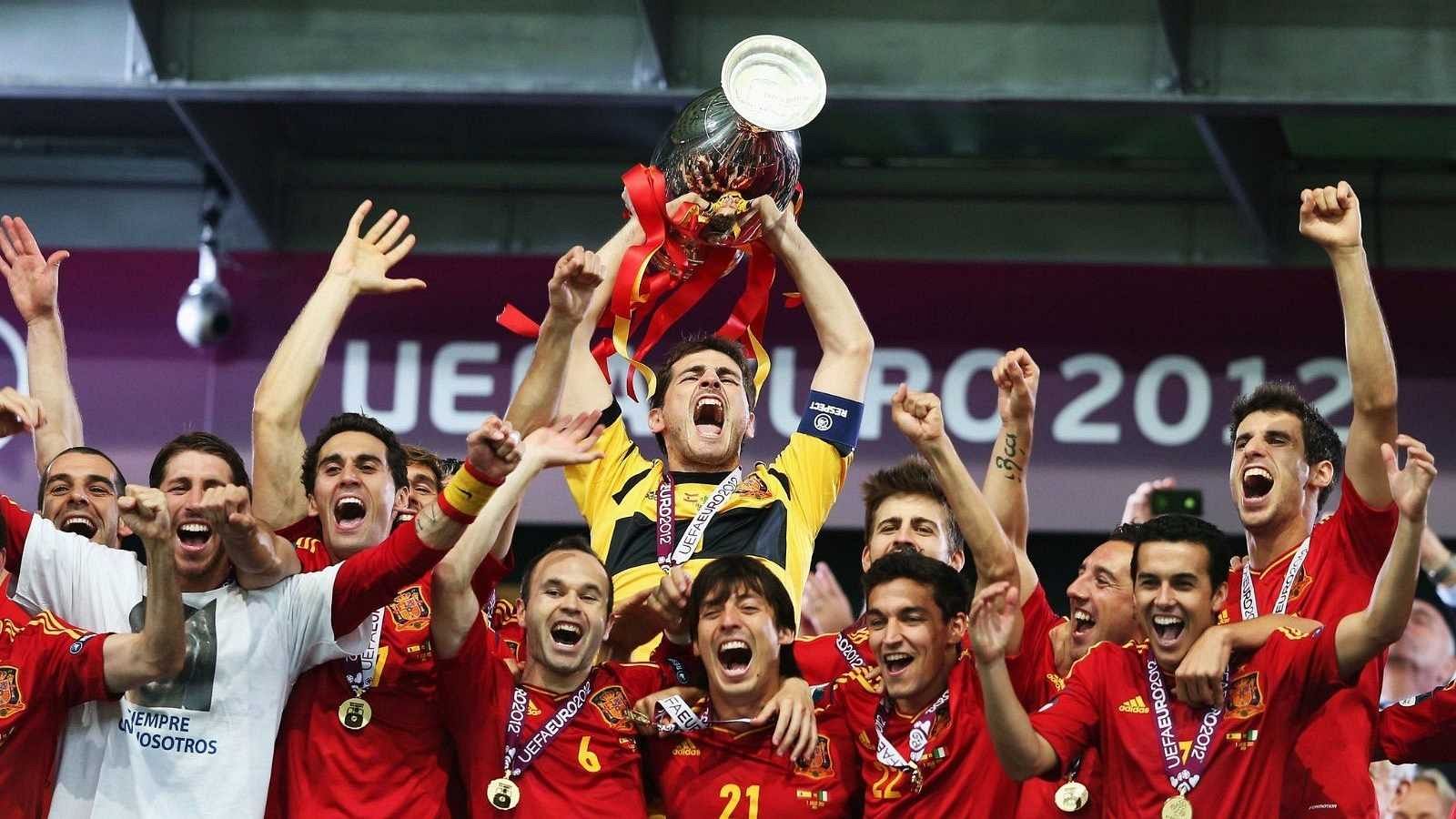 Casillas: "Pido perdón si le he hecho algo malo a la selección"