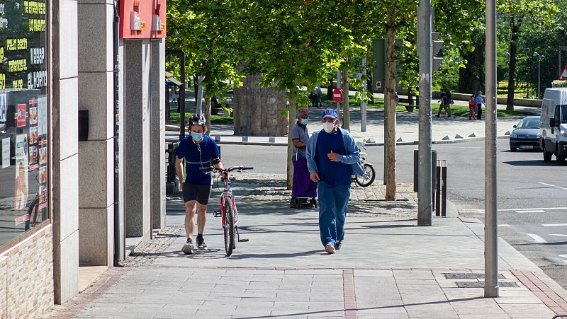 España registra más de 60 brotes de coronavirus y Sanidad alerta de los focos "mixtos"