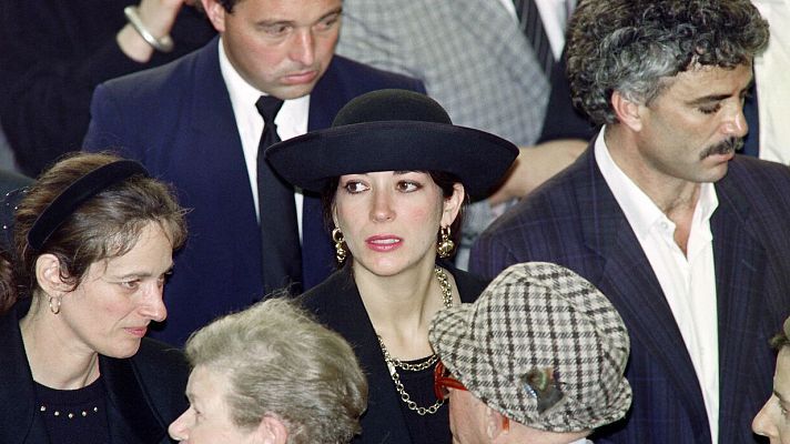 Telediario 1 - El FBI detiene a Ghislaine Maxwell