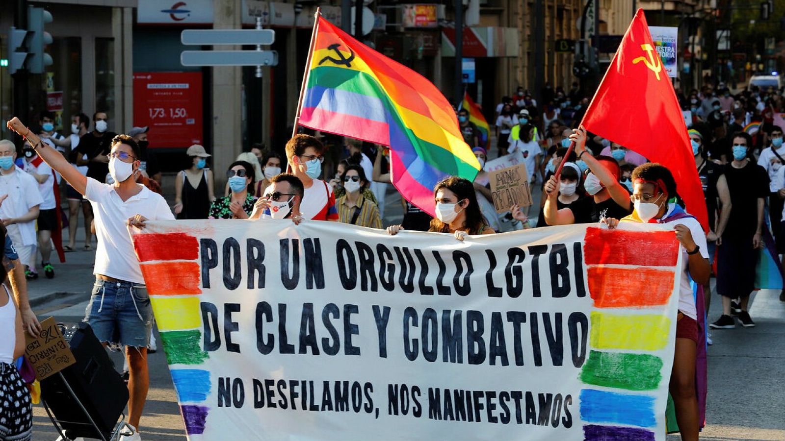 La celebración del Orgullo LGTBI reabre el debate sobre las mujeres trans - RTVE.es