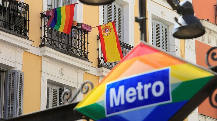 El ambiente del Orgullo 2020 se da cita en los balcones