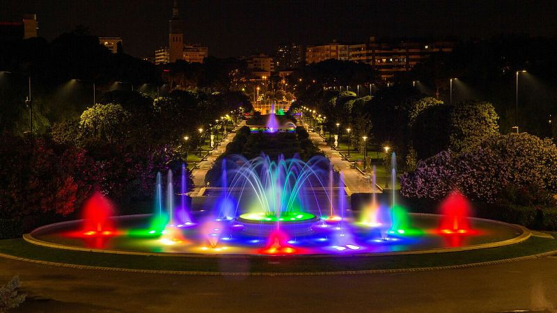 Madrid celebra el Orgullo con una manifestación virtual por el coronavirus . RTVE.es - Telediario 1 | Ver