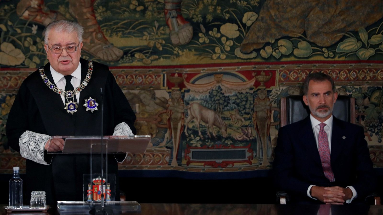 La celebración del 40 aniversario del TC arranca con un minuto de silencio en memoria de las víctimas del coronavirus