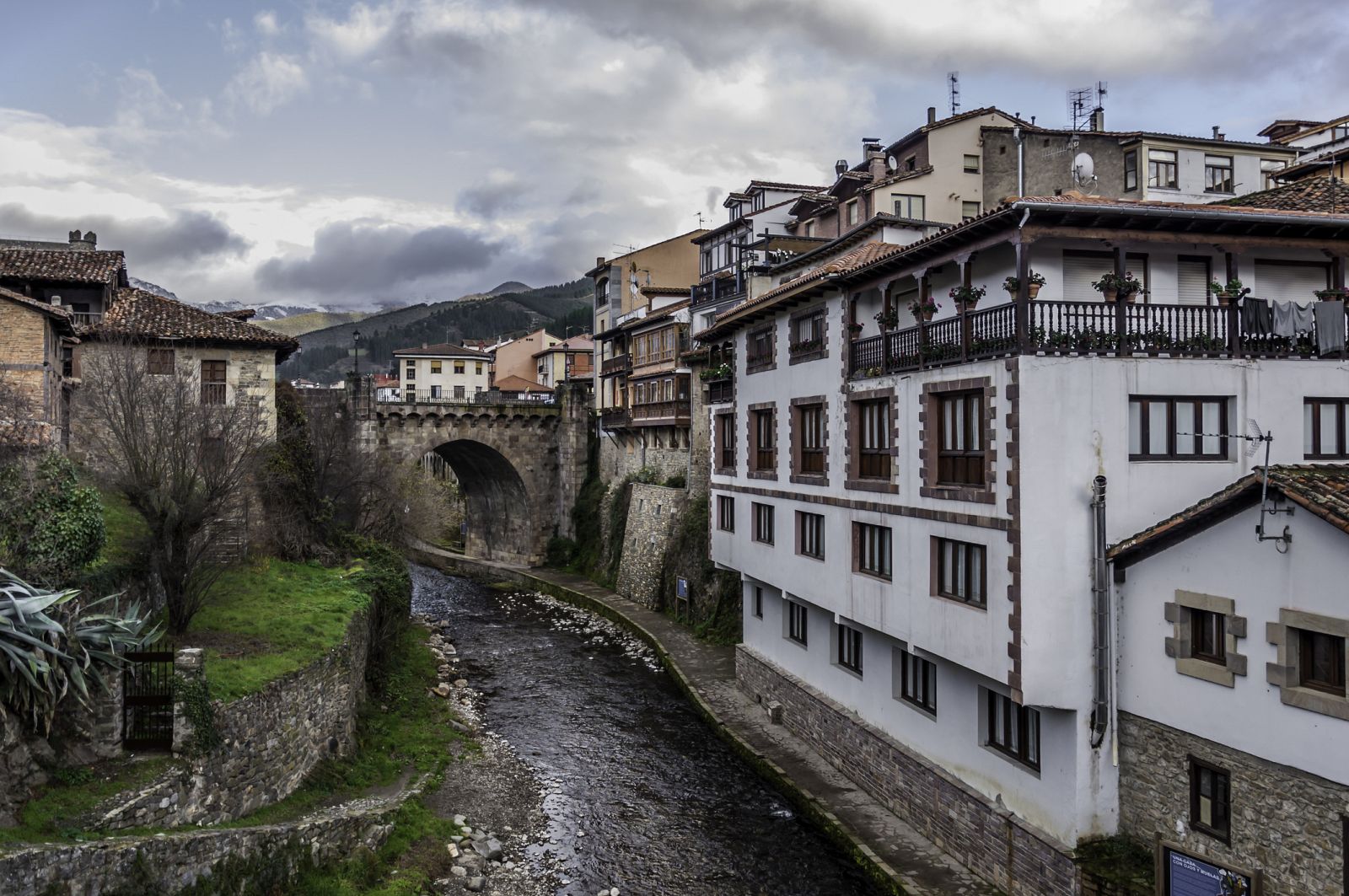 Potes (Cantabria) capital del turismo rural 2020 - España Directo | Ver