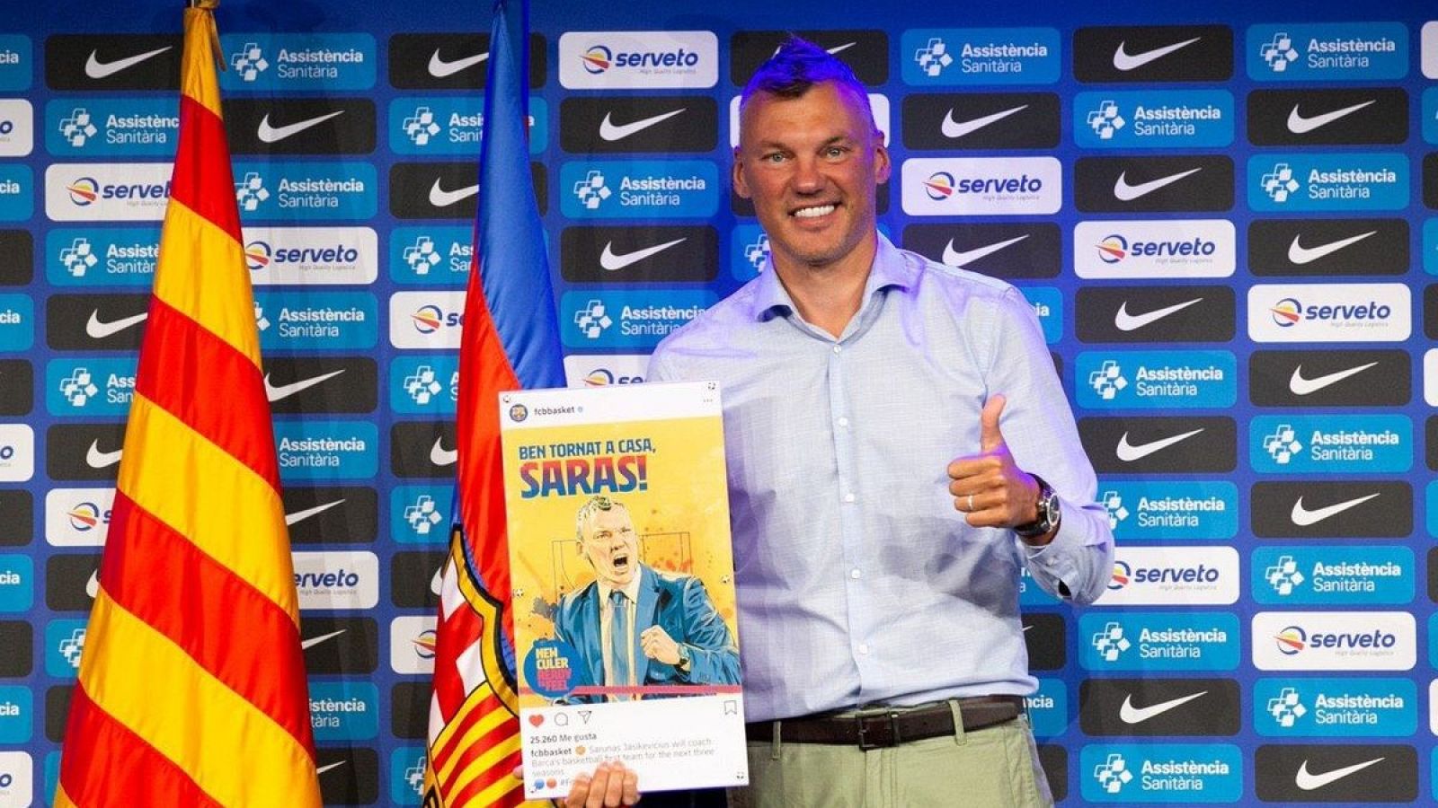 Jasikevicius ilusiona a los aficionados del Barça Basket durante su presentación