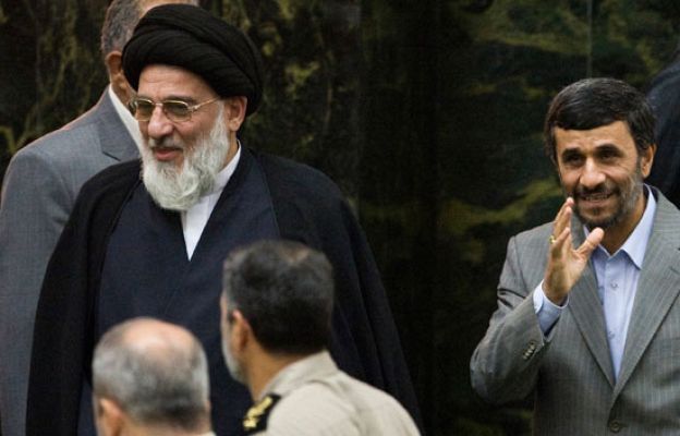  - Ahmadinejad retoma el poder