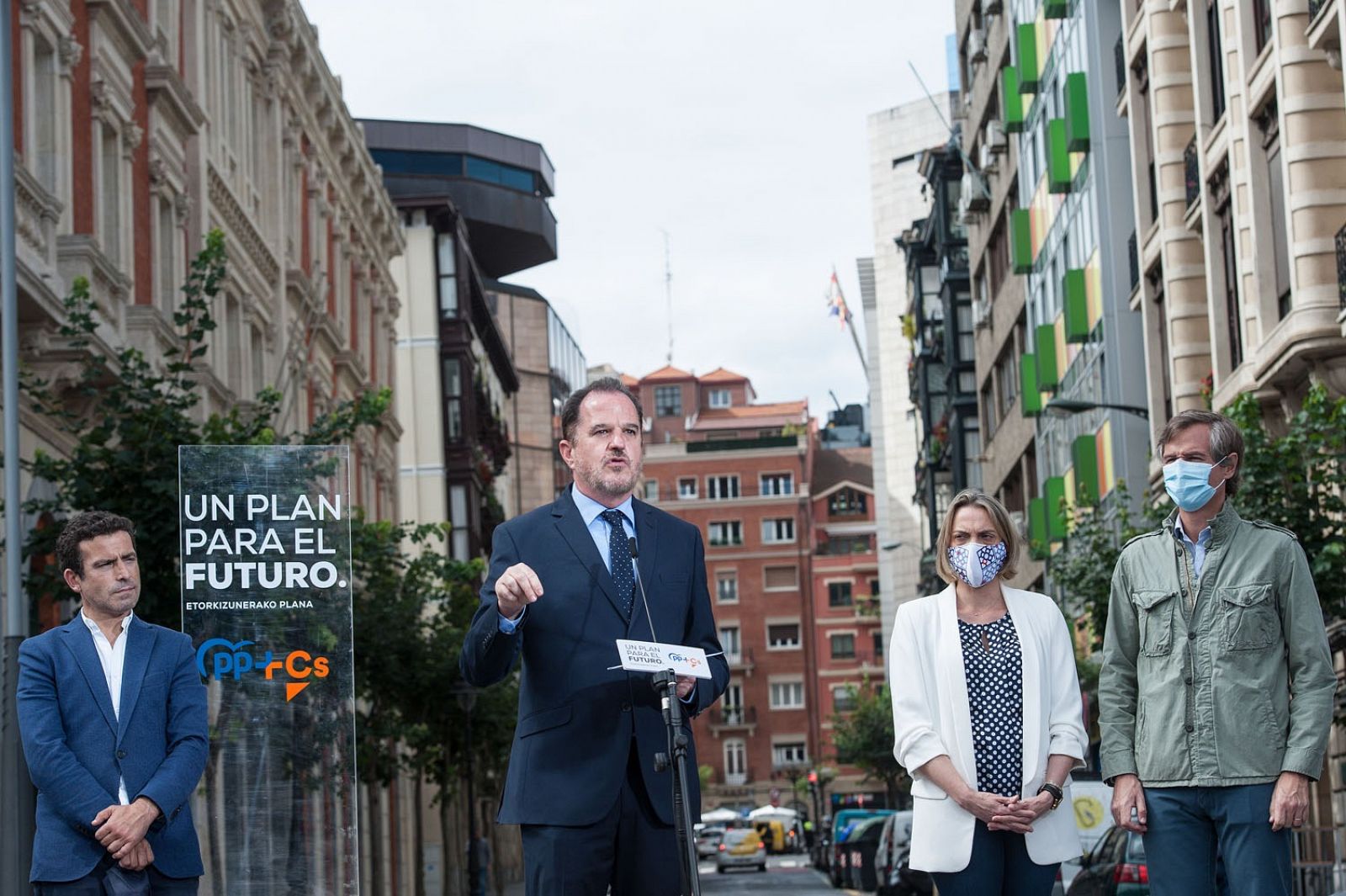 El empleo, tema central en este martes de campaña electoral en País Vasco