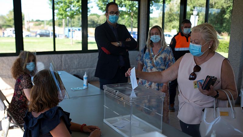 Confinados en A Maria: el dilema de votar
