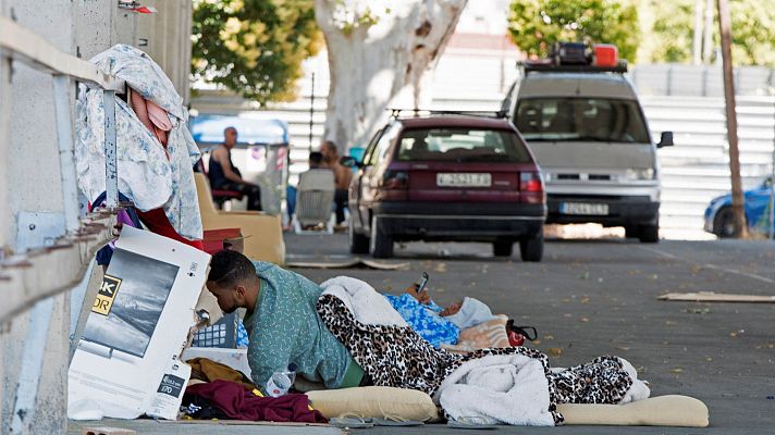 Telediario 1 - Los brotes de coronavirus agravan la situación vulnerable de los temporeros agrícolas