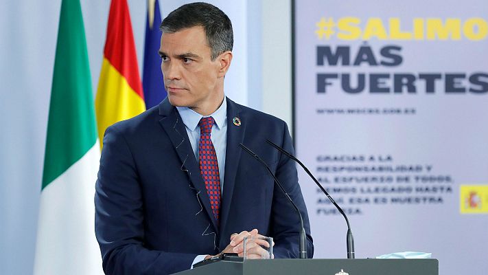 Sánchez y Casado marcan distancias y rechazan unirse