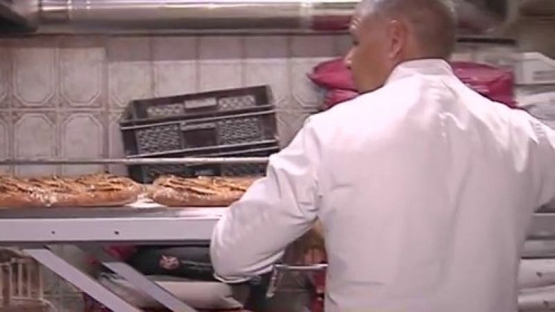 Una pequeña panadería de París hace cada día pan y croissanes para el Presidente Macrón y sus ministros