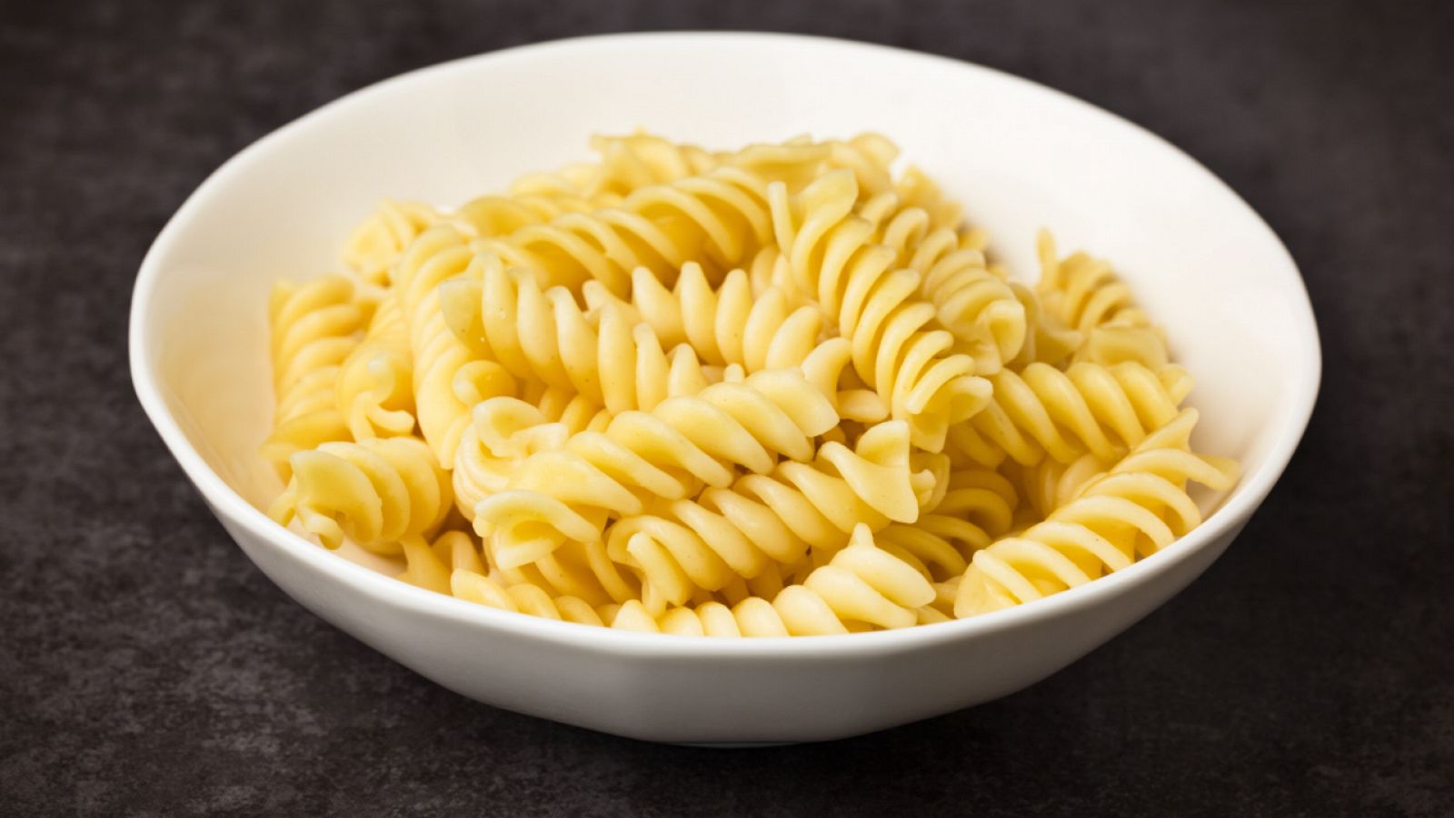 Nueva receta italiana: pasta fusilli con crema de calabacín - RTVE.es