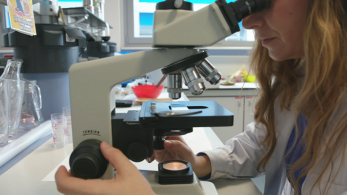 Especiales informativos - Sánchez: "España no puede seguir volviendo la espalda a la ciencia si queremos estar preparados para futuras emergencias sanitarias"