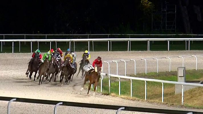Carreras de caballos desde el Hipódromo de La Zarzuela