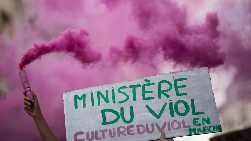 Protestas feministas en Francia contra el nombramiento de un ministro acusado de violación