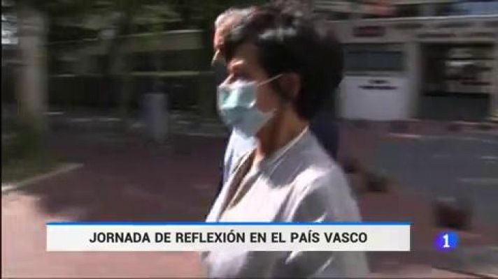 Telediario 1 - En la naturaleza, de compras o con la familia: así han pasado la jornada de reflexión los candidatos a las elecciones vascas y gallegas