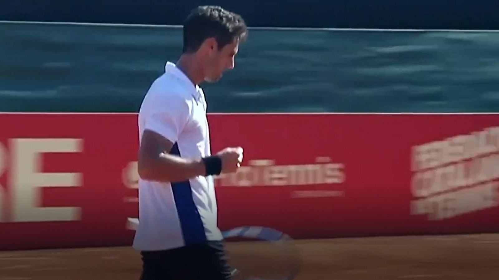 Vídeo: Taberner vence a Vilella y pone el 3-2