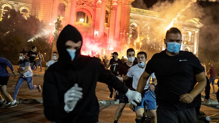Telediario 1 - Cuarto día de protestas en Belgrado contra las medidas de confinamiento del Gobierno