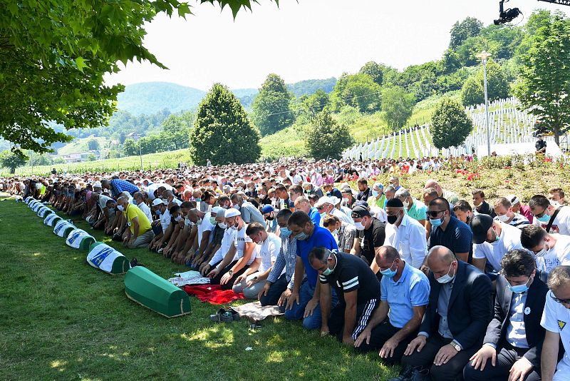 Homenaje a las víctimas de Srebrenica por el 25 aniversario de la masacre