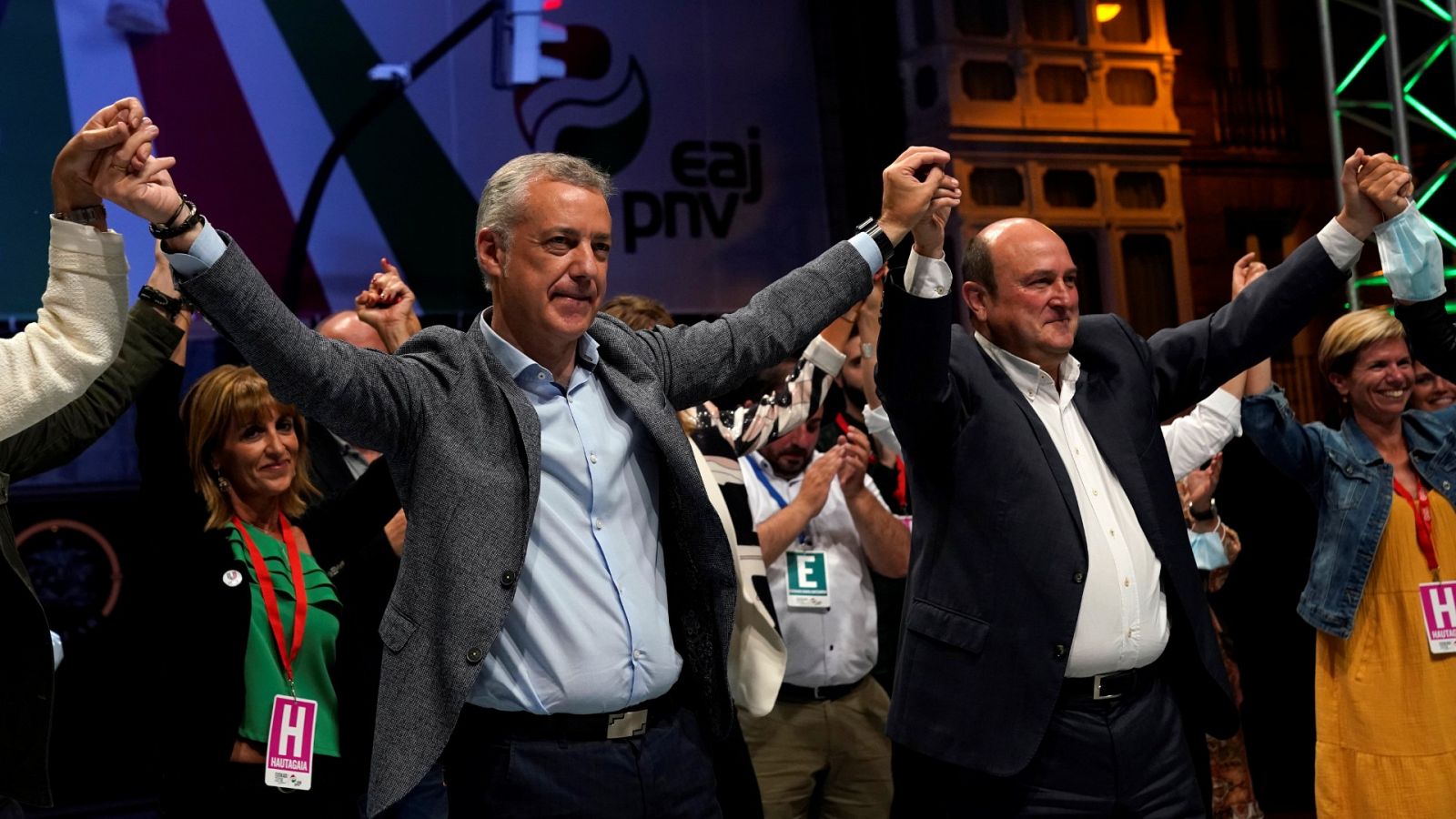 Urkullu se muestra "satisfecho" con el resultado de las elecciones vascas