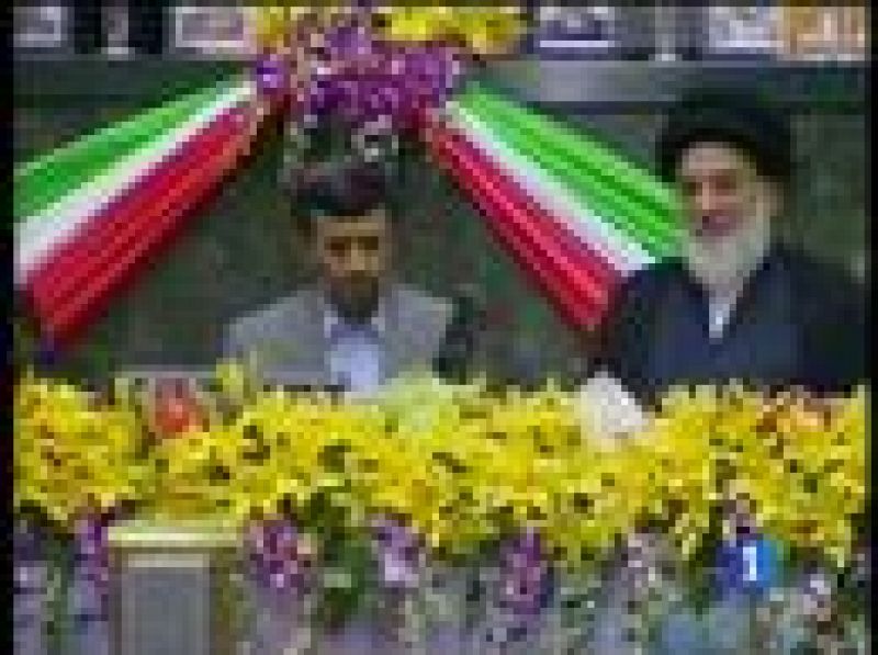  Mahmud Ahmadineyad jura su cargo bajo protestas