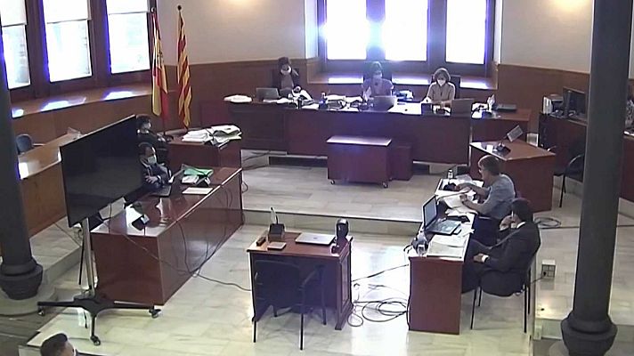 Telediario 1 - Condenados dos jóvenes por violar en grupo a una menor