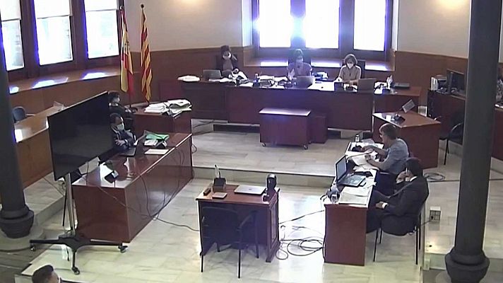 Telediario 1 - Condenados dos jóvenes por violar en grupo a una menor