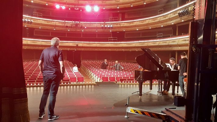 Zarzuela en abierto o Cantar en tiempos revueltos