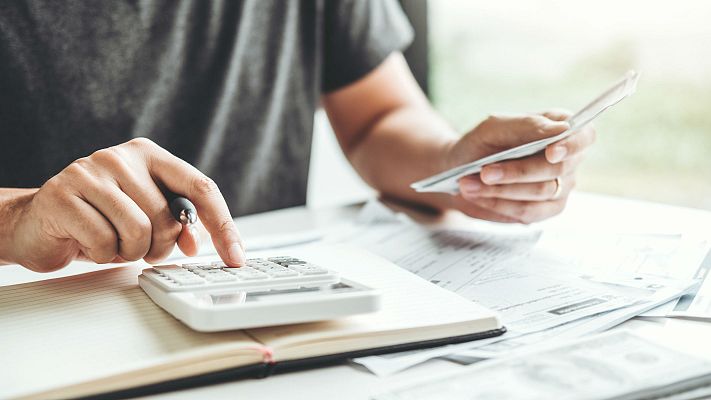 Telediario 1 - No hay que contratar seguros con los bancos que dan créditos