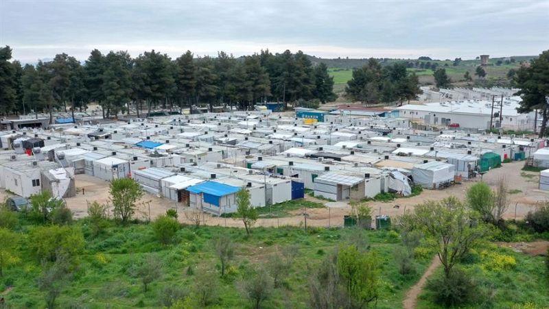 Once mil refugiados en situación de vulnerabilidad podrían quedarse en la calle en Atenas