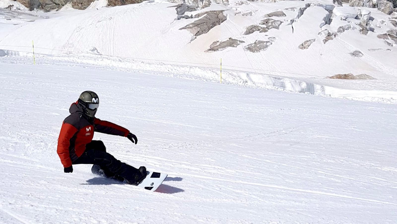 Regino Hernández y el resto de deportistas de la RFEDI vuelven a la nieve cuatro meses después