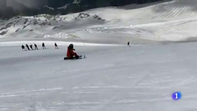 Regino Hernández y el resto de deportistas de la RFEDI vuelven a la nieve cuatro meses después