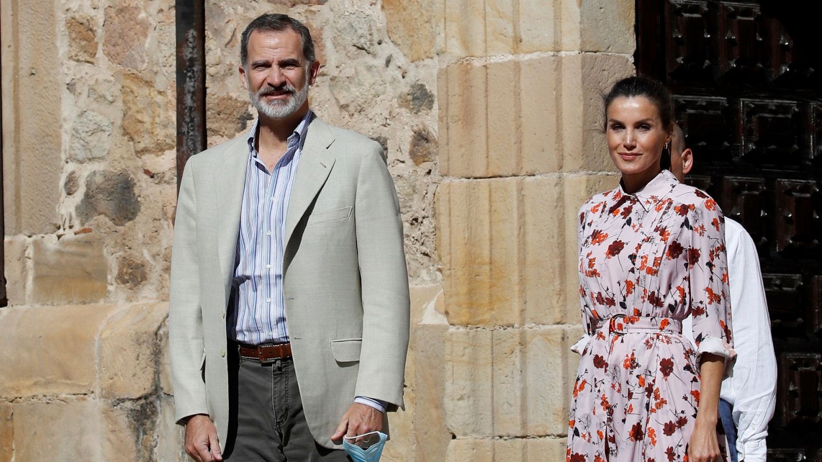 El Gobierno da a entender que la Casa Real podría tomar alguna decisión sobre el rey emérito