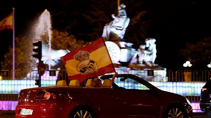 Cibeles celebra en solitario, de manera resposable la Liga madridista