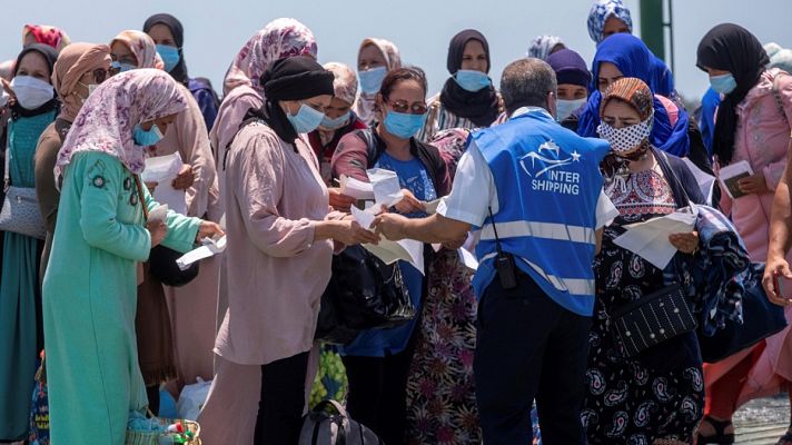 Telediario 1 - Más de mil temporeras regresan a Marruecos cuatro meses después del cierre de fronteras con España