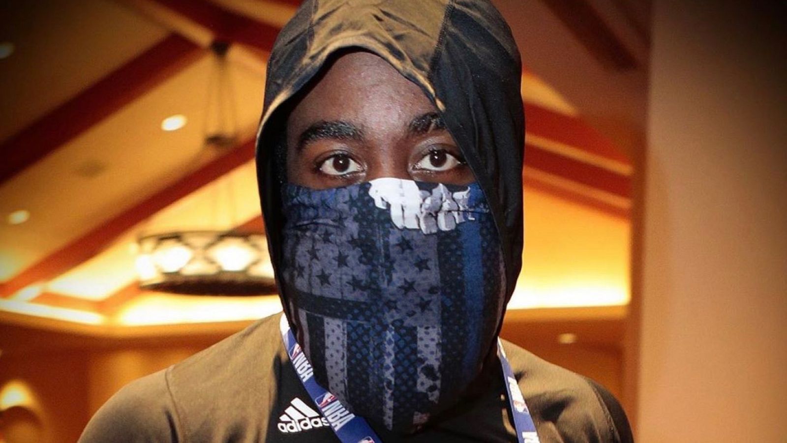 Vídeo: James Harden defiende que la máscara utilizada carece de significado político