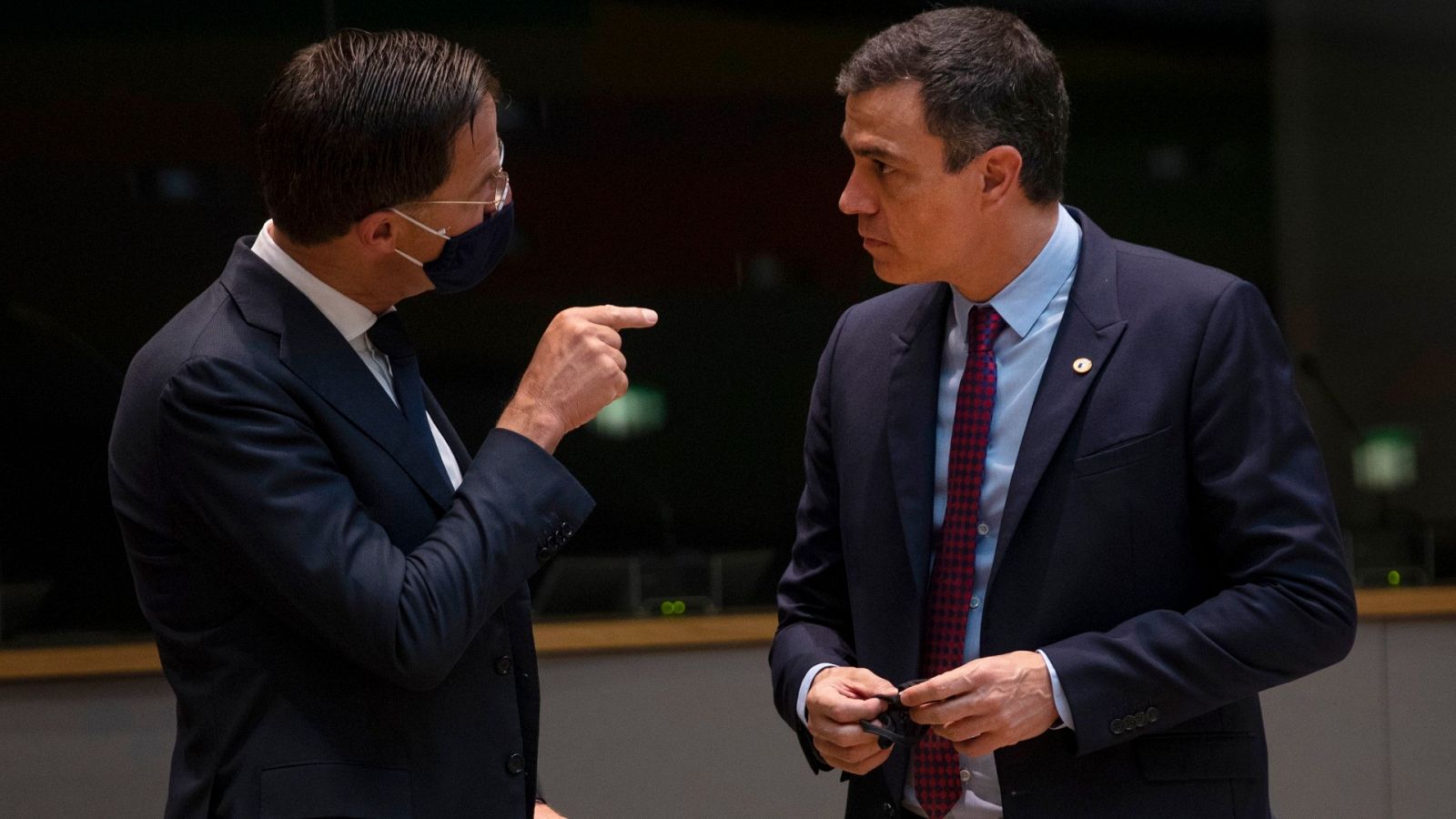 Los líderes europeos prorrogan las negociaciones un día más, incapaces de llegar a un acuerdo