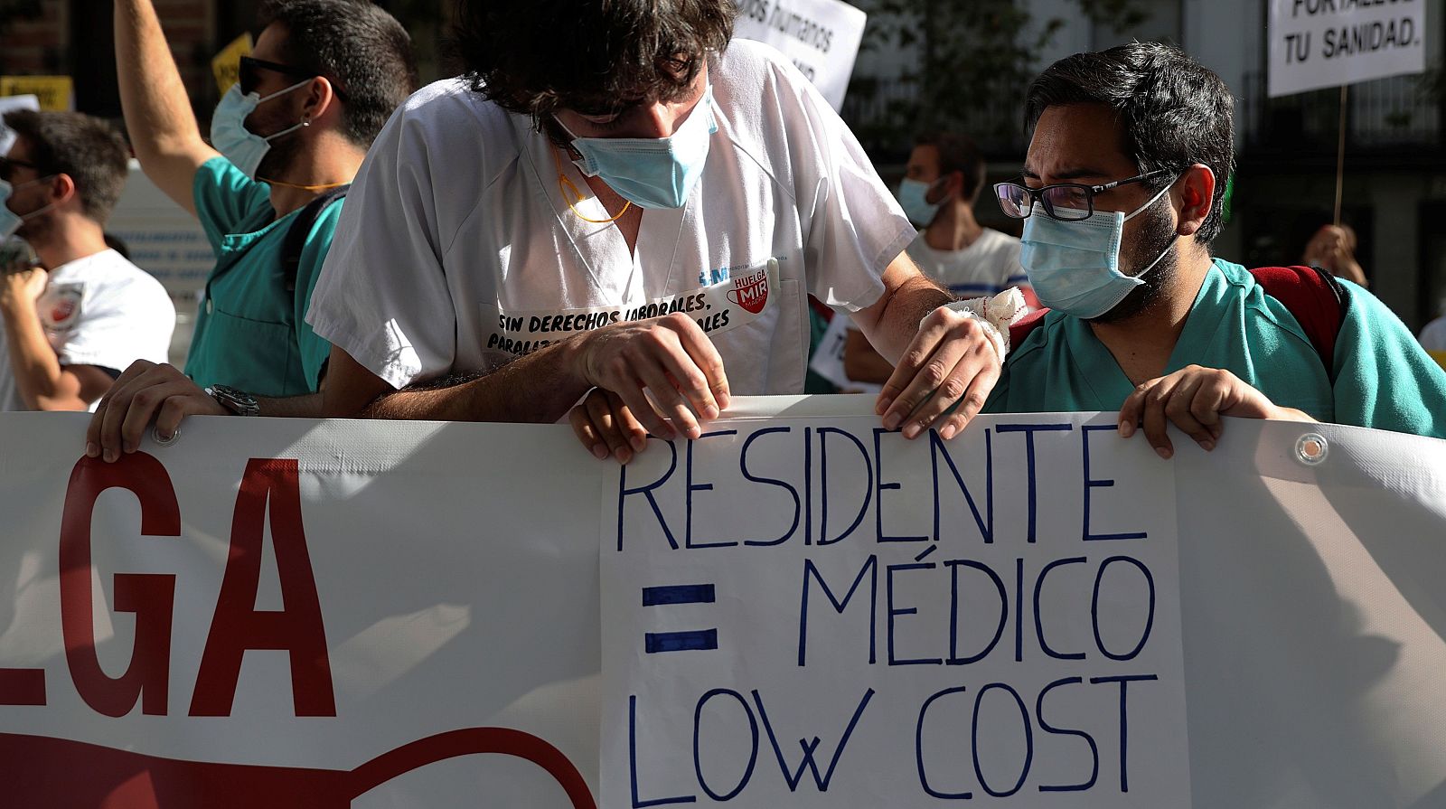 Los MIR, denuncian su precariedad laboral en Madrid - Informativo 24h | Ver