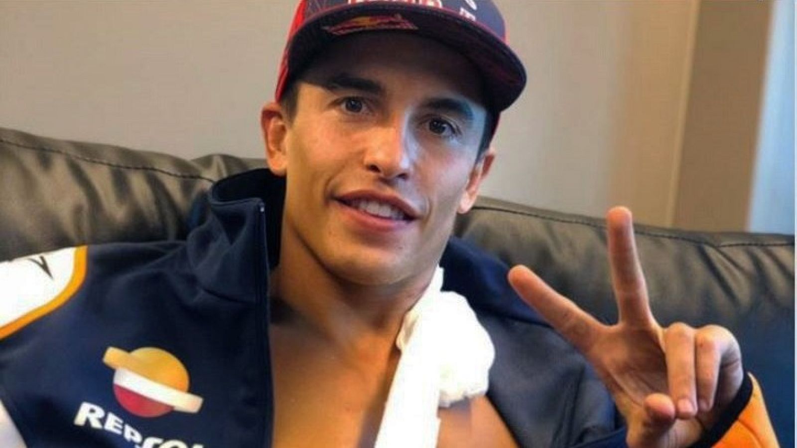 Márquez, en Barcedlona para operarse del húmero | Ver