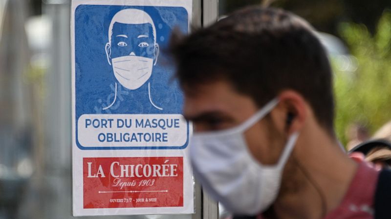 Francia obliga al uso de mascarilla y no descarta cerrar la frontera con España