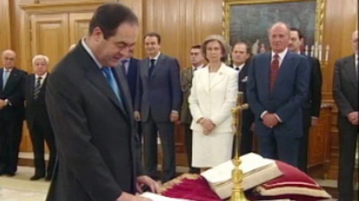 Fue noticia en el Archivo de RTVE - José Bono toma posesión como ministro de Defensa (2004)